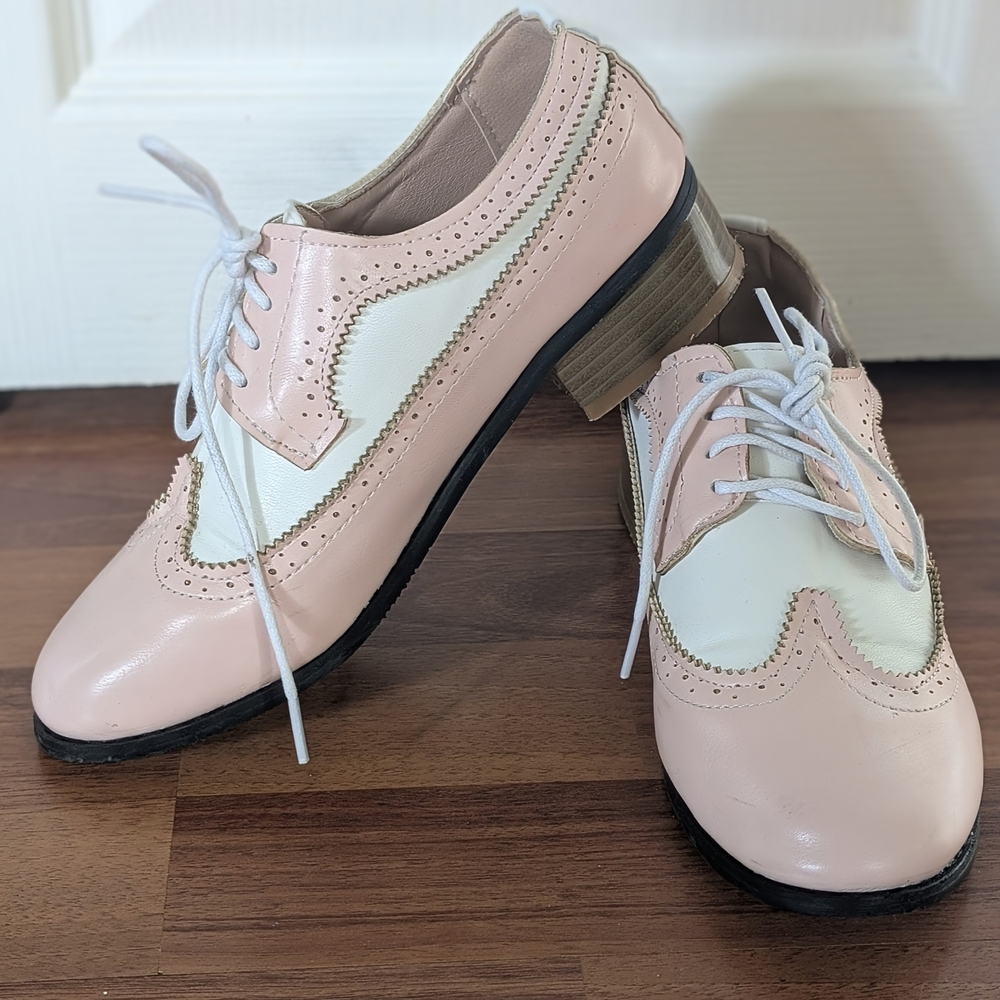 Elegant Pink and White Women's Oxford Shoes